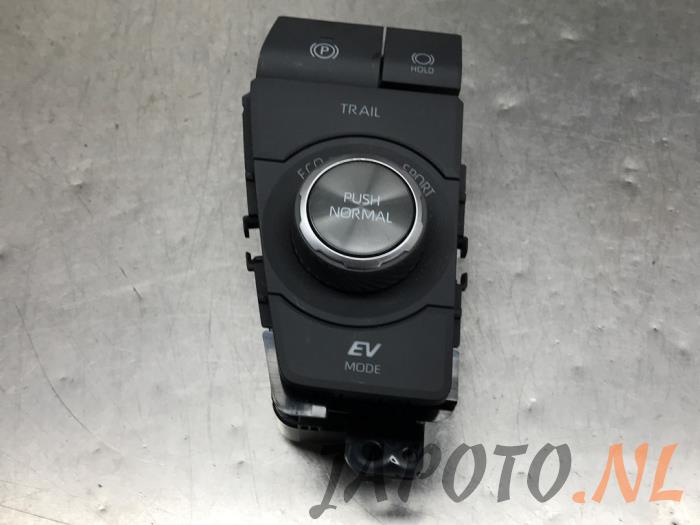 Gebruikte Bediening boordcomputer Toyota RAV4 (A5) 2.5 Hybrid 16V AWD Prijs € 157,45 Margeregeling aangeboden door Japoto Parts B.V.