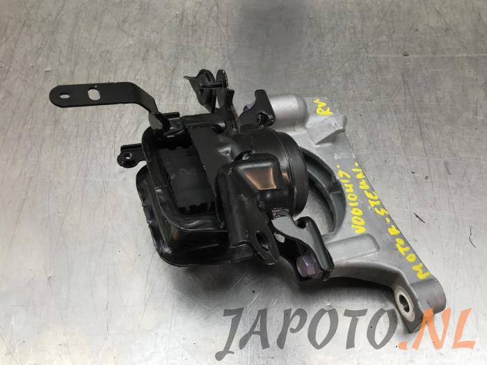 Gebruikte Motorsteun Toyota RAV4 (A5) 2.5 Hybrid 16V AWD Prijs € 52,49 Margeregeling aangeboden door Japoto Parts B.V.