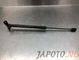 Gebruikte Gasdemper links-achter Hyundai i10 1.0 12V Prijs € 15,74 Margeregeling aangeboden door Japoto Parts B.V.