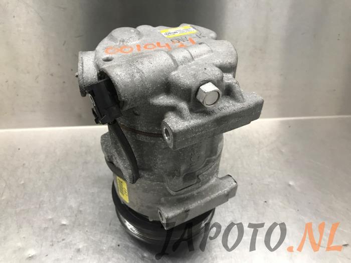 Gebruikte Aircopomp Kia Stonic (YB) 1.0i T-GDi 12V Prijs € 78,70 Margeregeling aangeboden door Japoto Parts B.V.