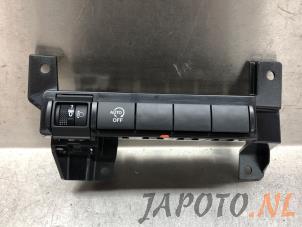 Gebruikte Schakelaar Koplamp Ihv Nissan Juke (F16) 1.0 DIG-T 12V Prijs € 31,49 Margeregeling aangeboden door Japoto Parts B.V.