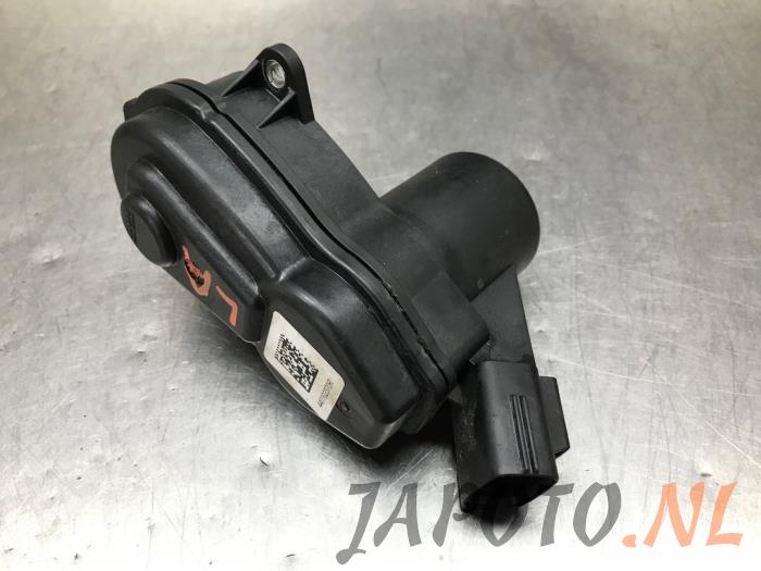 Gebruikte Handrem motor Nissan Juke (F16) 1.0 DIG-T 12V Prijs € 78,74 Margeregeling aangeboden door Japoto Parts B.V.