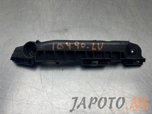 Gebruikte Bumpersteun links-voor Toyota Yaris II (P9) 1.33 16V Dual VVT-I Prijs € 15,74 Margeregeling aangeboden door Japoto Parts B.V.