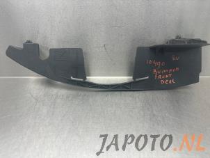 Gebruikte Bumpersteun rechts-voor Toyota Yaris II (P9) 1.33 16V Dual VVT-I Prijs € 15,74 Margeregeling aangeboden door Japoto Parts B.V.