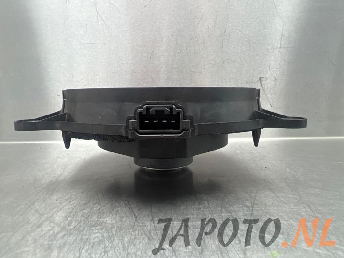 Luidspreker van een Mazda MX-5 RF (ND) 2.0 SkyActiv G-184 16V 2018