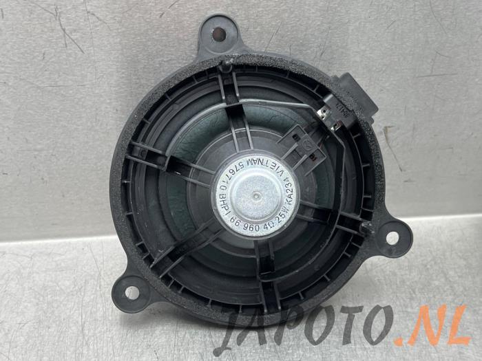 Luidspreker van een Mazda MX-5 RF (ND) 2.0 SkyActiv G-184 16V 2018