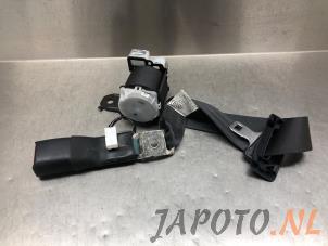 Gebruikte Veiligheidsgordel midden-achter Lexus GS (..S19) 300 3.0 24V VVT-i Prijs € 52,49 Margeregeling aangeboden door Japoto Parts B.V.