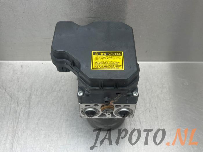 Gebruikte ABS Pomp Lexus GS (..S19) 300 3.0 24V VVT-i Prijs € 262,45 Margeregeling aangeboden door Japoto Parts B.V.