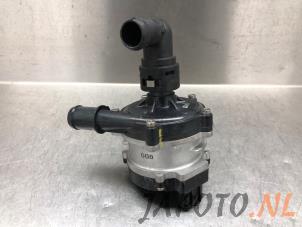Gebruikte Waterpomp Hyundai Kona (OS) 1.6 GDi HEV 16V Prijs € 104,95 Margeregeling aangeboden door Japoto Parts B.V.
