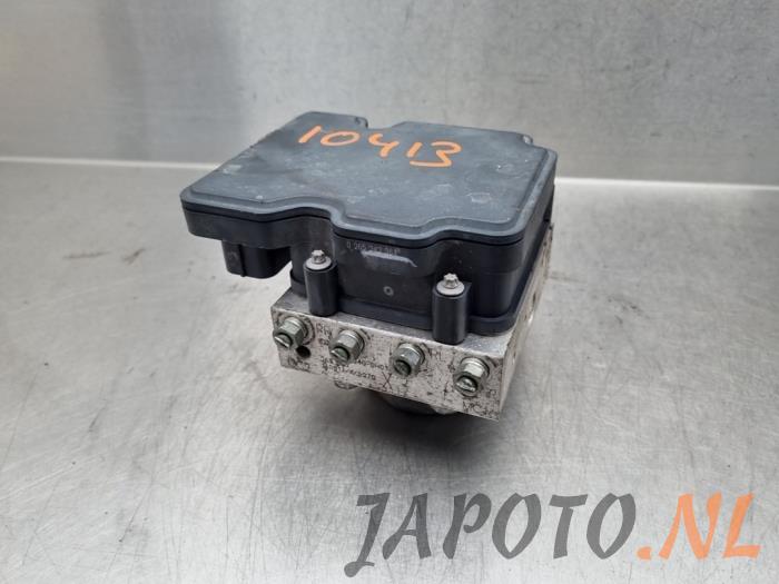 Gebruikte ABS Pomp Toyota Aygo (B40) 1.0 12V VVT-i Prijs € 26,24 Margeregeling aangeboden door Japoto Parts B.V.