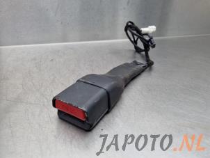 Gebruikte Veiligheidsgordel Insteek rechts-voor Toyota Aygo (B40) 1.0 12V VVT-i Prijs € 20,95 Margeregeling aangeboden door Japoto Parts B.V.