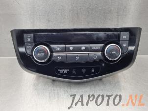 Gebruikte Kachel Bedieningspaneel Nissan Qashqai (J11) 1.3 DIG-T 140 16V Prijs € 78,70 Margeregeling aangeboden door Japoto Parts B.V.