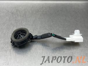Gebruikte Tweeter Toyota C-HR (X1,X5) 1.8 16V Hybrid Prijs € 20,99 Margeregeling aangeboden door Japoto Parts B.V.