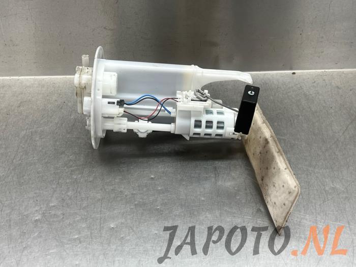 Benzinepomp van een Toyota Yaris III (P13) 1.5 16V Dual VVT-iE 2018