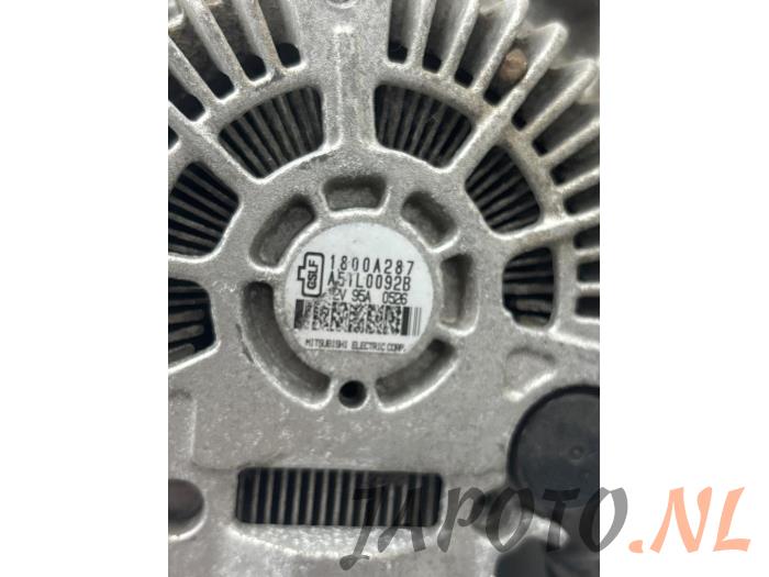 Dynamo van een Mitsubishi ASX 1.6 MIVEC 16V 2010