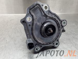 Gebruikte Waterpomp Toyota Corolla (E21/EA1/EH1) 1.8 16V Hybrid Prijs € 157,45 Margeregeling aangeboden door Japoto Parts B.V.