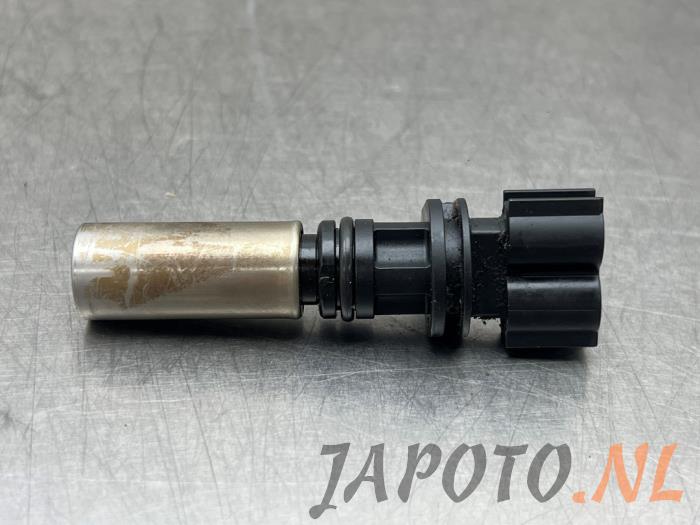 Krukas sensor van een Toyota Yaris III (P13) 1.5 16V Hybrid 2015