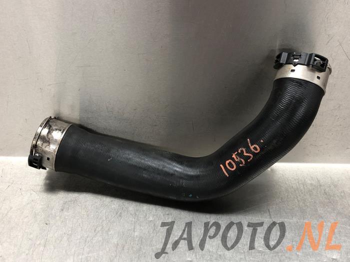Gebruikte Intercooler Slang Nissan Micra (K14) 0.9 IG-T 12V Prijs € 52,49 Margeregeling aangeboden door Japoto Parts B.V.