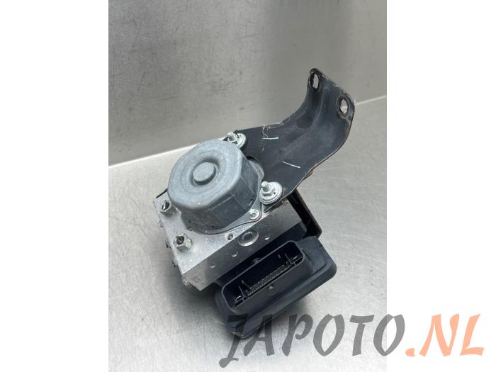 Gebruikte ABS Pomp Mitsubishi Space Star (A0) 1.0 12V Prijs € 104,95 Margeregeling aangeboden door Japoto Parts B.V.