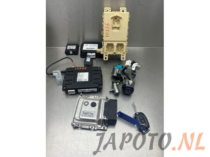 Gebruikte Kontaktslot + computer Hyundai i10 (B5) 1.0 12V Prijs € 209,99 Margeregeling aangeboden door Japoto Parts B.V.