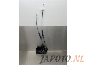 Gebruikte Deurslot Mechaniek 4Deurs rechts-achter Chevrolet Spark (M300) 1.0 16V Bifuel Prijs € 20,99 Margeregeling aangeboden door Japoto Parts B.V.