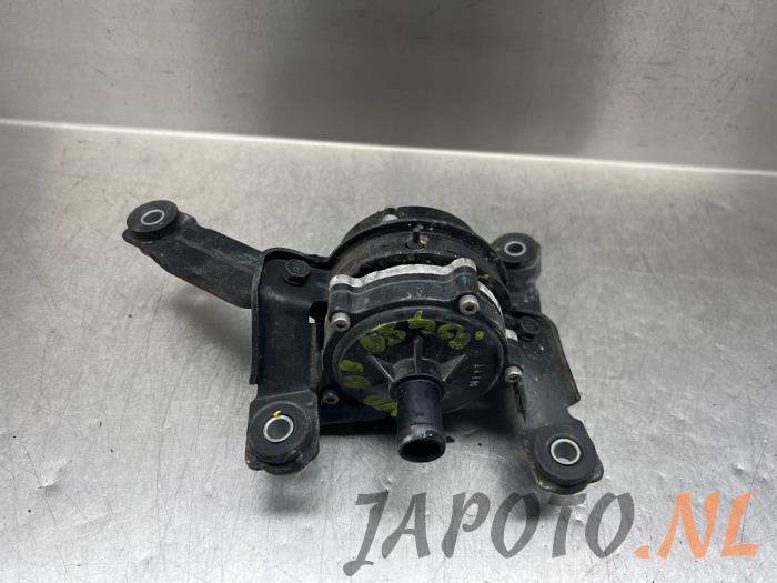 Gebruikte Waterpomp Hyundai Kona (OS) 64 kWh Prijs € 104,95 Margeregeling aangeboden door Japoto Parts B.V.