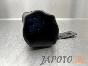 Gebruikte Relais Hyundai H-1/H-200 2.5 Tdi Prijs € 15,70 Margeregeling aangeboden door Japoto Parts B.V.