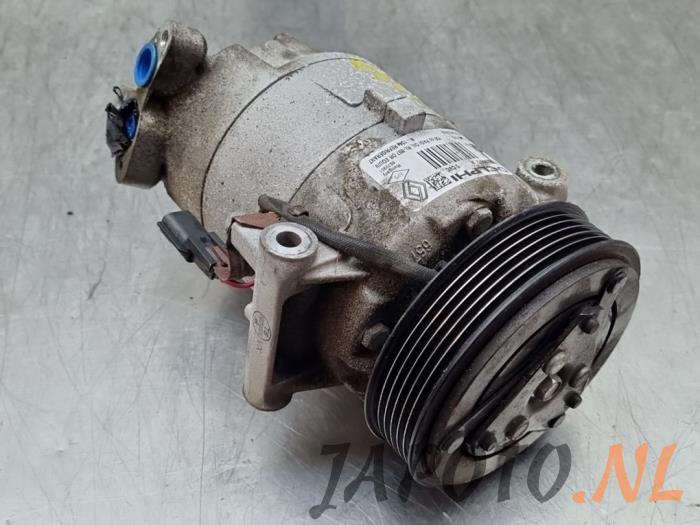 Gebruikte Aircopomp Nissan Qashqai (J10) 2.0 16V Prijs € 157,49 Margeregeling aangeboden door Japoto Parts B.V.
