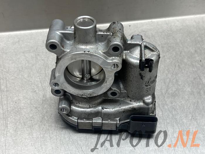 Gebruikte Gasklephuis Nissan Juke (F16) 1.0 DIG-T 12V Prijs € 104,95 Margeregeling aangeboden door Japoto Parts B.V.