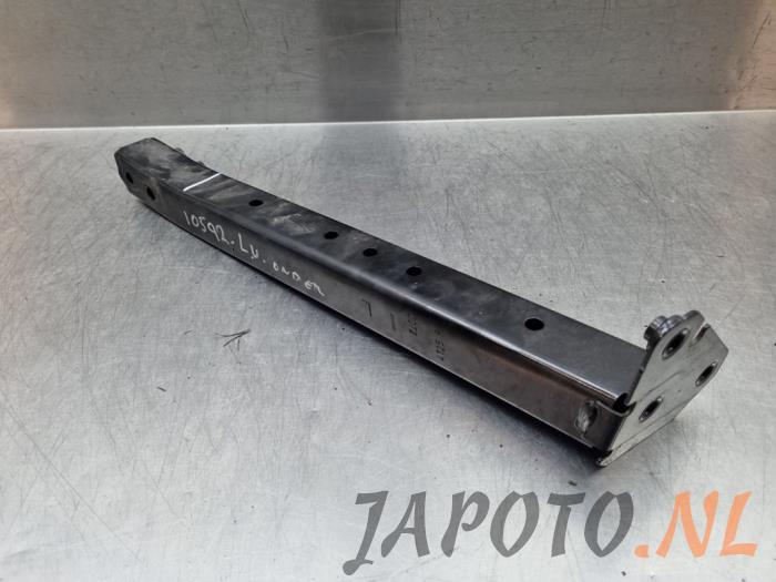 Subframe van een Nissan Juke (F16) 1.0 DIG-T 12V 2021