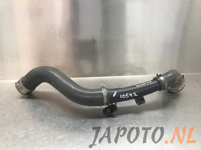 Gebruikte Intercooler Buis Nissan Juke (F16) 1.0 DIG-T 12V Prijs € 78,74 Margeregeling aangeboden door Japoto Parts B.V.
