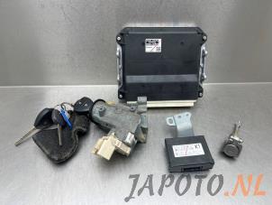Gebruikte Kontaktslot + computer Toyota Hilux IV 2.5 D4-D 16V Prijs € 254,10 Inclusief btw aangeboden door Japoto Parts B.V.