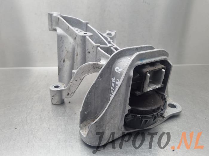 Gebruikte Motorrubber Nissan Juke (F16) 1.0 DIG-T 12V Prijs € 26,20 Margeregeling aangeboden door Japoto Parts B.V.