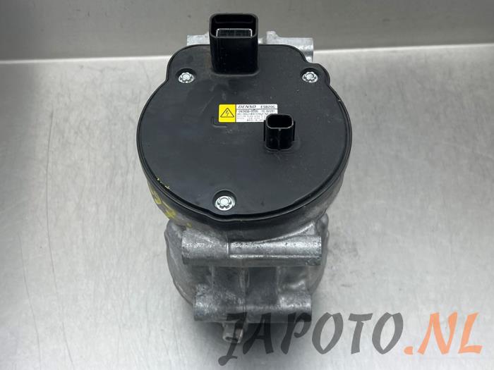 Gebruikte Aircopomp Toyota Corolla (E21/EA1/EH1) 2.0 16V Hybrid Prijs € 157,49 Margeregeling aangeboden door Japoto Parts B.V.