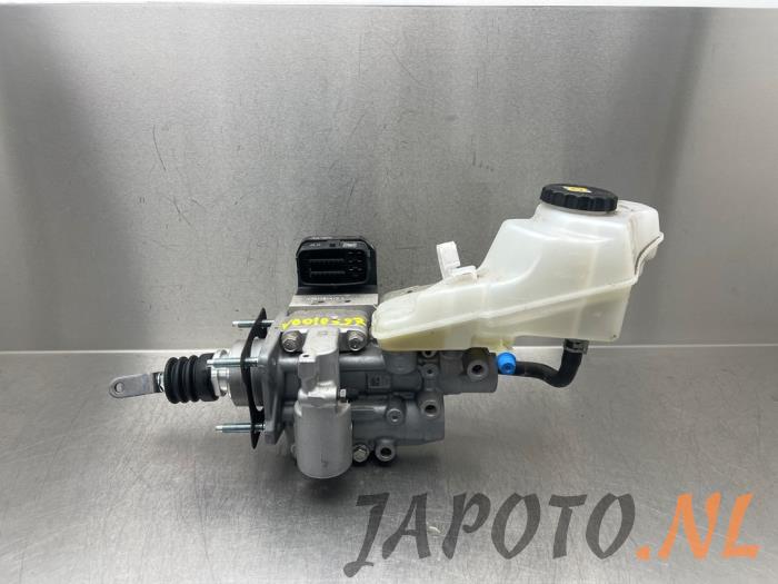 Gebruikte Hoofdremcilinder Toyota Corolla (E21/EA1/EH1) 2.0 16V Hybrid Prijs € 236,25 Margeregeling aangeboden door Japoto Parts B.V.