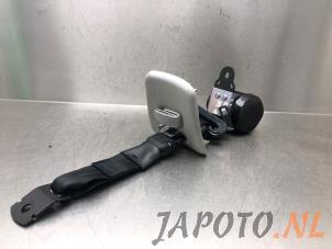 Gebruikte Veiligheidsgordel midden-achter Toyota Verso S 1.33 16V Dual VVT-I Prijs € 42,00 Margeregeling aangeboden door Japoto Parts B.V.