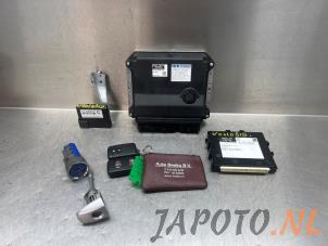 Gebruikte Contactslot + computer Toyota Prius Plus (ZVW4) 1.8 Hybrid 16V Prijs € 210,00 Margeregeling aangeboden door Japoto Parts B.V.