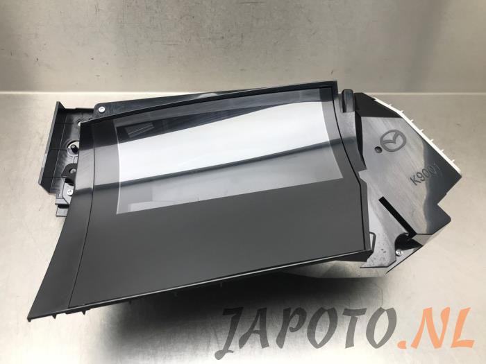 Gebruikte Head-up display Mazda 3 Sport (BP) 2.0 SkyActiv-X M Hybrid 16V Prijs € 367,45 Margeregeling aangeboden door Japoto Parts B.V.