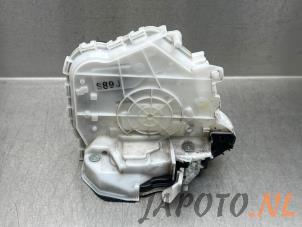 Gebruikte Slotmechaniek Portier 4Deurs rechts-voor Mazda 3 Sport (BP) 2.0 SkyActiv-X M Hybrid 16V Prijs € 52,49 Margeregeling aangeboden door Japoto Parts B.V.