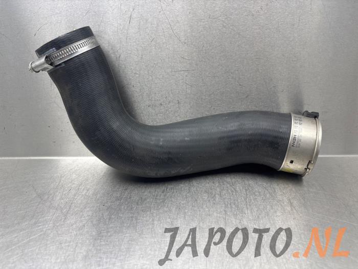Gebruikte Intercooler Slang Nissan Qashqai (J11) 1.6 DIG-T 163 16V Prijs € 52,49 Margeregeling aangeboden door Japoto Parts B.V.