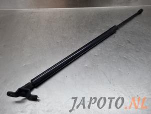 Gebruikte Gasdemper rechts-achter Hyundai i40 CW (VFC) 1.6 GDI 16V Prijs € 19,95 Margeregeling aangeboden door Japoto Parts B.V.