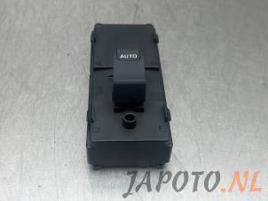 Gebruikte Ruit schakelaar elektrisch Toyota GT 86 (ZN) 2.0 16V Prijs € 36,70 Margeregeling aangeboden door Japoto Parts B.V.