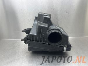 Gebruikte Luchtfilterhuis Nissan Qashqai (J11) 1.2 DIG-T 16V Prijs € 52,45 Margeregeling aangeboden door Japoto Parts B.V.