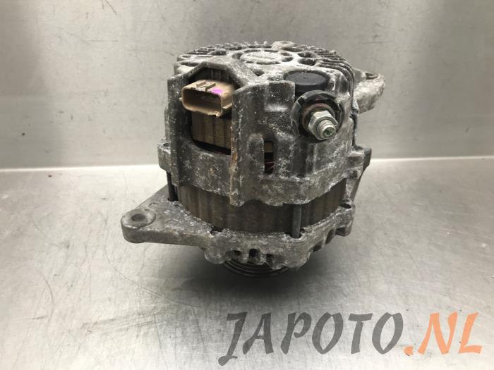 Gebruikte Dynamo Mitsubishi Space Star (A0) 1.0 12V Prijs € 36,70 Margeregeling aangeboden door Japoto Parts B.V.
