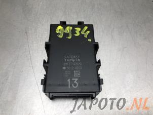 Gebruikte Gateway module Toyota RAV4 (A4) 2.0 16V VVT-i 4x4 Prijs € 26,20 Margeregeling aangeboden door Japoto Parts B.V.