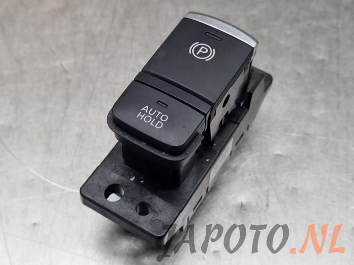 Gebruikte Schakelaar handrem Nissan Juke (F16) 1.0 DIG-T 12V Prijs € 31,49 Margeregeling aangeboden door Japoto Parts B.V.
