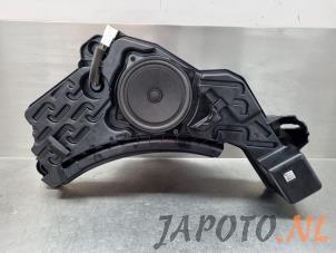 Gebruikte Subwoofer Kia Sportage (NQ5) 1.6 T-GDi PHEV 16V AWD Prijs € 149,95 Margeregeling aangeboden door Japoto Parts B.V.