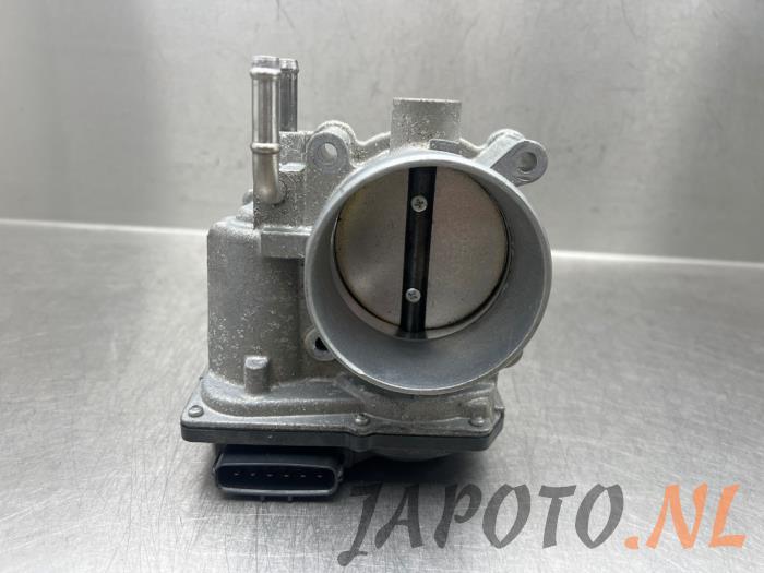 Gebruikte Gasklephuis Lexus IS (E3) 300h 2.5 16V Prijs € 104,95 Margeregeling aangeboden door Japoto Parts B.V.