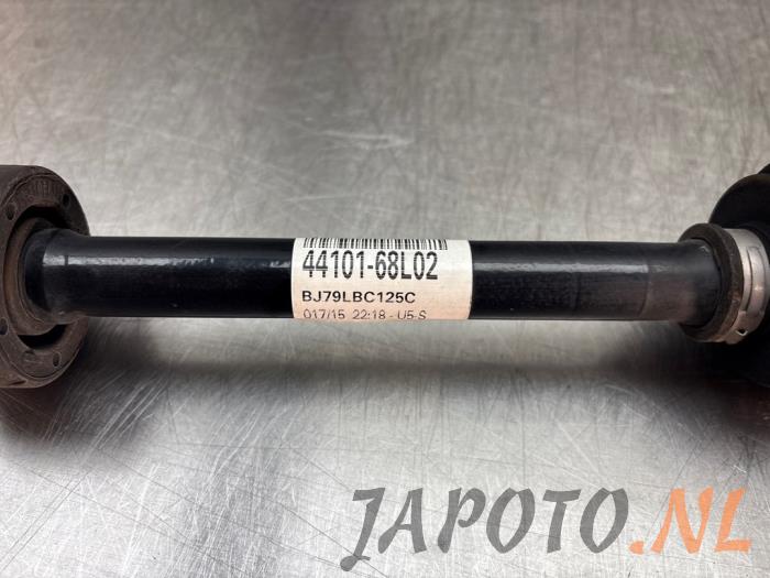 Aandrijfas rechts-voor van een Suzuki Swift (ZA/ZC/ZD) 1.2 16_ 2015