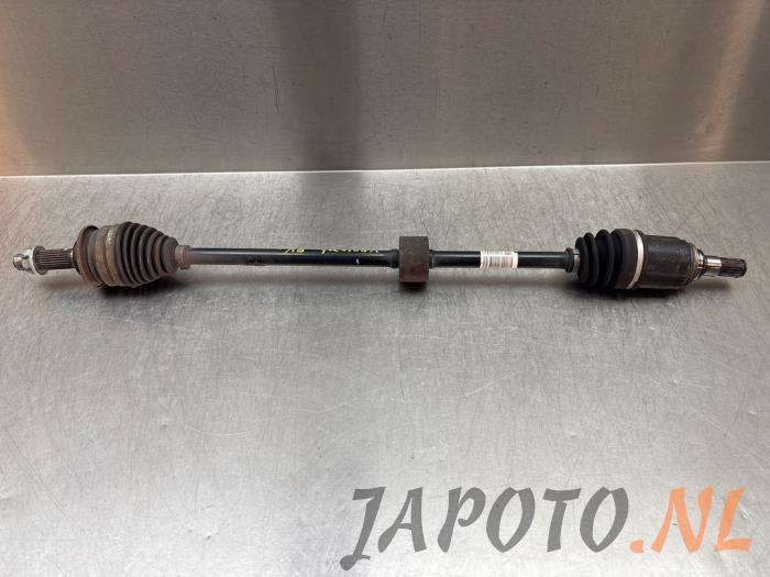 Aandrijfas rechts-voor van een Suzuki Swift (ZA/ZC/ZD) 1.2 16_ 2015